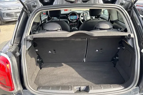 DN72OZX Mini Hatch 1.5 Cooper Classic Steptronic Euro 6 (s/s) 3dr Thumbnail #10