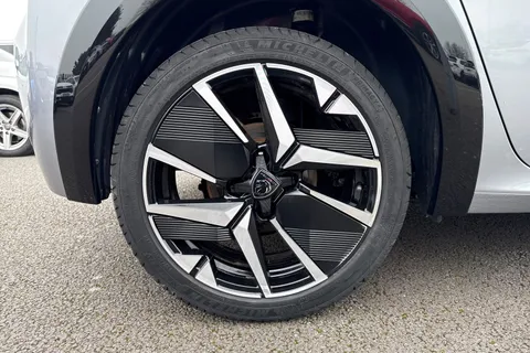 BK24LVW PEUGEOT 208 1.2 PureTech GT Euro 6 (s/s) 5dr Thumbnail #11