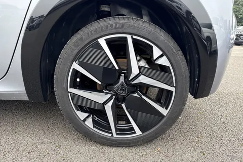 BK24LVW PEUGEOT 208 1.2 PureTech GT Euro 6 (s/s) 5dr Thumbnail #12