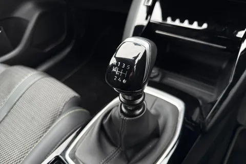 BK24LVW PEUGEOT 208 1.2 PureTech GT Euro 6 (s/s) 5dr Thumbnail #23