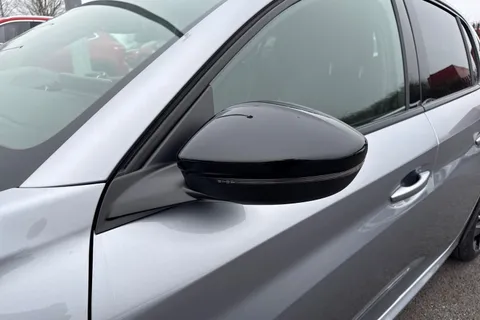 BK24LVW PEUGEOT 208 1.2 PureTech GT Euro 6 (s/s) 5dr Thumbnail #29