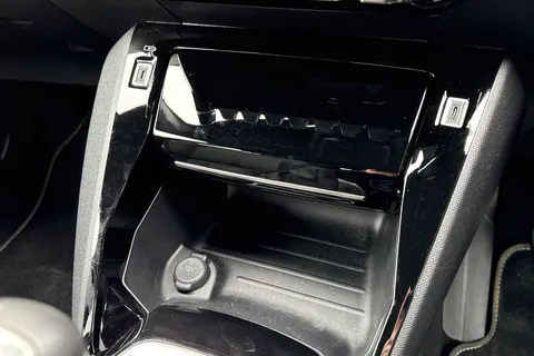 BK24LVW PEUGEOT 208 1.2 PureTech GT Euro 6 (s/s) 5dr Thumbnail #57