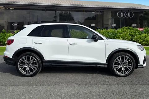 PX74XZC Audi Q3 Black Edition 35 TFSI  150 PS S tronic Thumbnail #4