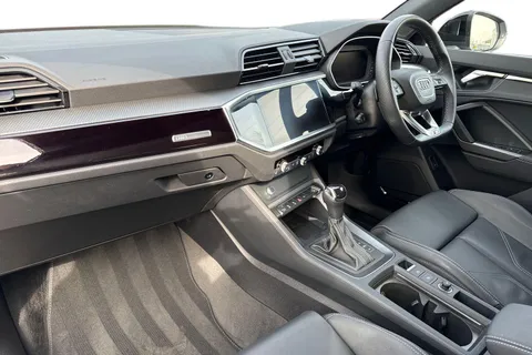 PX74XZC Audi Q3 Black Edition 35 TFSI  150 PS S tronic Thumbnail #16