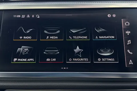 PX74XZC Audi Q3 Black Edition 35 TFSI  150 PS S tronic Thumbnail #18