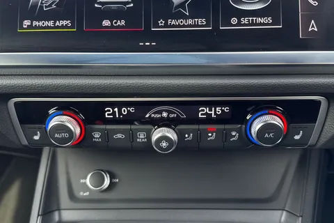 PX74XZC Audi Q3 Black Edition 35 TFSI  150 PS S tronic Thumbnail #23