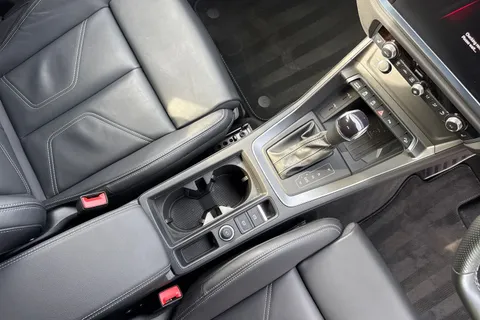 PX74XZC Audi Q3 Black Edition 35 TFSI  150 PS S tronic Thumbnail #24