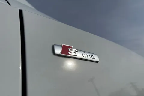 PX74XZC Audi Q3 Black Edition 35 TFSI  150 PS S tronic Thumbnail #31