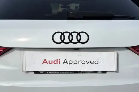 PX74XZC Audi Q3 Black Edition 35 TFSI  150 PS S tronic Thumbnail #36