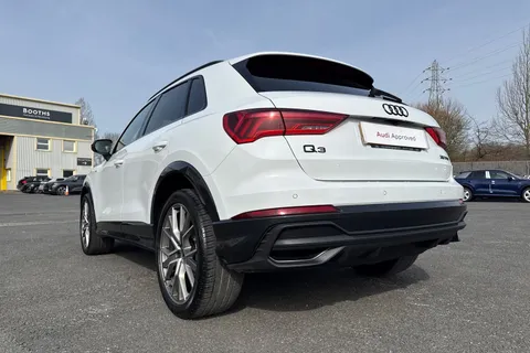 PX74XZC Audi Q3 Black Edition 35 TFSI  150 PS S tronic Thumbnail #40