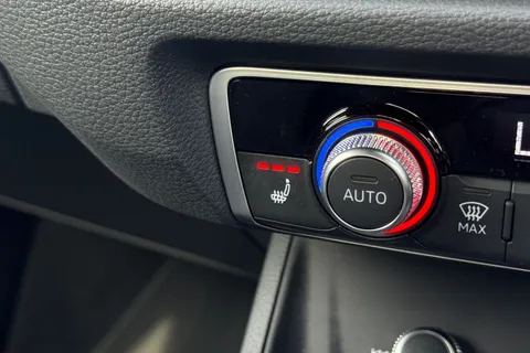 PX74XZC Audi Q3 Black Edition 35 TFSI  150 PS S tronic Thumbnail #49