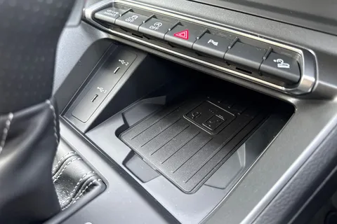 PX74XZC Audi Q3 Black Edition 35 TFSI  150 PS S tronic Thumbnail #51