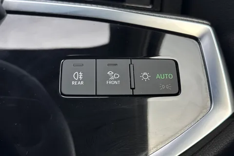 PX74XZC Audi Q3 Black Edition 35 TFSI  150 PS S tronic Thumbnail #56