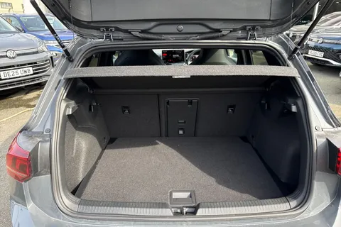KY75RWN Volkswagen Golf 1.5 TSI 150 R-Line 5dr | ACC | Navigation system Thumbnail #8