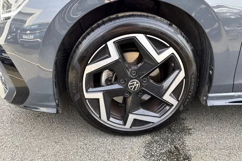 KY75RWN Volkswagen Golf 1.5 TSI 150 R-Line 5dr | ACC | Navigation system Thumbnail #14