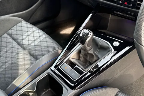 KY75RWN Volkswagen Golf 1.5 TSI 150 R-Line 5dr | ACC | Navigation system Thumbnail #24