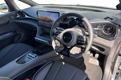  BYD Dolphin 60.48kWh Design Auto 5dr Thumbnail #7