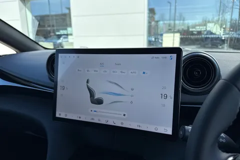  BYD Dolphin 60.48kWh Design Auto 5dr Thumbnail #18