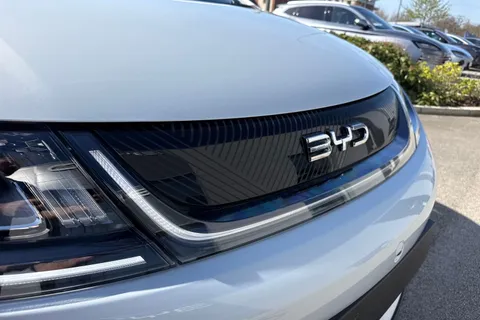  BYD Dolphin 60.48kWh Design Auto 5dr Thumbnail #24