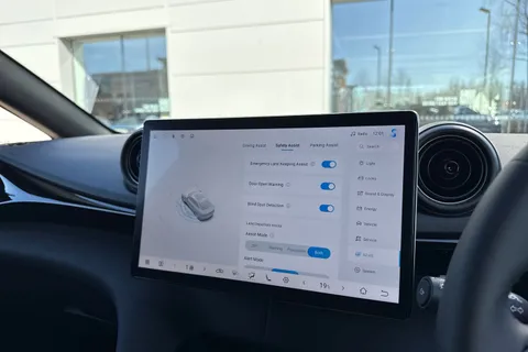  BYD Dolphin 60.48kWh Design Auto 5dr Thumbnail #44