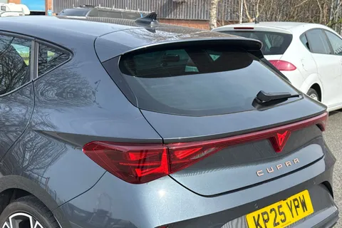 8 of 45 for CUPRA Leon 1.5 TSI V2 Euro 6 (s/s) 5dr