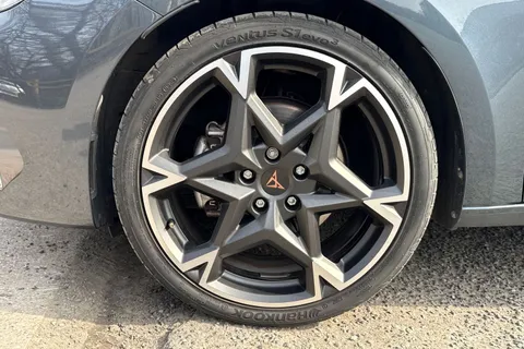 10 of 45 for CUPRA Leon 1.5 TSI V2 Euro 6 (s/s) 5dr