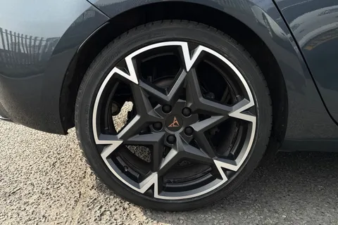 12 of 45 for CUPRA Leon 1.5 TSI V2 Euro 6 (s/s) 5dr