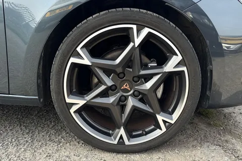 13 of 45 for CUPRA Leon 1.5 TSI V2 Euro 6 (s/s) 5dr