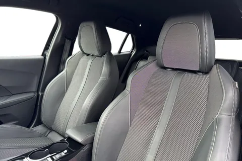 PL24DSO PEUGEOT 2008 1.2 PureTech GT EAT Euro 6 (s/s) 5dr Thumbnail #12