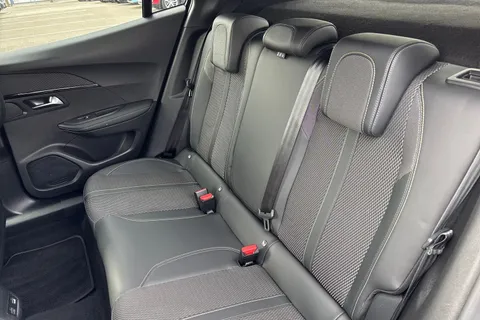 PL24DSO PEUGEOT 2008 1.2 PureTech GT EAT Euro 6 (s/s) 5dr Thumbnail #15