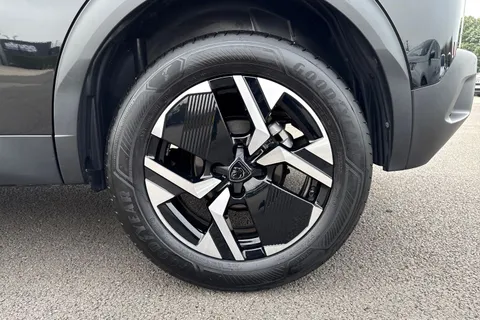 PL24DSO PEUGEOT 2008 1.2 PureTech GT EAT Euro 6 (s/s) 5dr Thumbnail #24