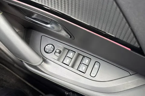 PL24DSO PEUGEOT 2008 1.2 PureTech GT EAT Euro 6 (s/s) 5dr Thumbnail #43