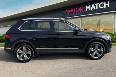 GY66YMK Volkswagen Tiguan 2.0 TDI BlueMotion Tech SEL 4Motion Euro 6 (s/s) 5dr Thumbnail #4