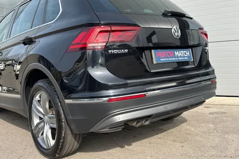 GY66YMK Volkswagen Tiguan 2.0 TDI BlueMotion Tech SEL 4Motion Euro 6 (s/s) 5dr Thumbnail #8