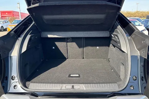 6 of 67 for PEUGEOT E-3008 73kWh GT Auto 5dr