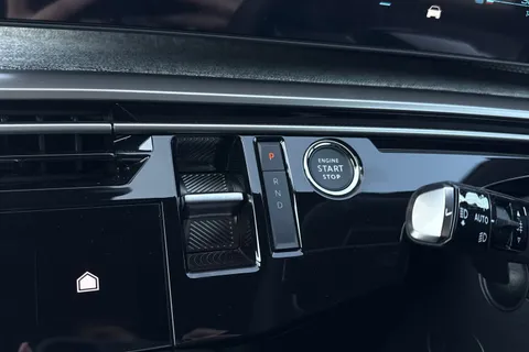 22 of 67 for PEUGEOT E-3008 73kWh GT Auto 5dr