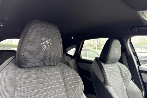 23 of 67 for PEUGEOT E-3008 73kWh GT Auto 5dr