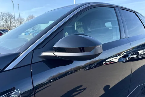 27 of 67 for PEUGEOT E-3008 73kWh GT Auto 5dr