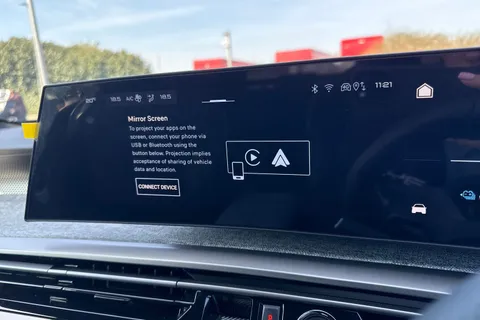 46 of 67 for PEUGEOT E-3008 73kWh GT Auto 5dr