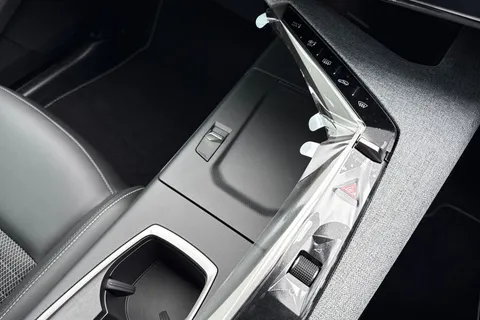 57 of 67 for PEUGEOT E-3008 73kWh GT Auto 5dr