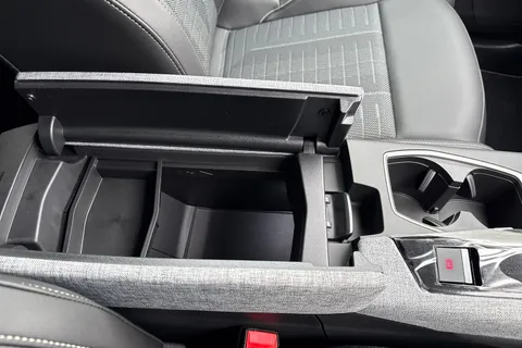 60 of 67 for PEUGEOT E-3008 73kWh GT Auto 5dr