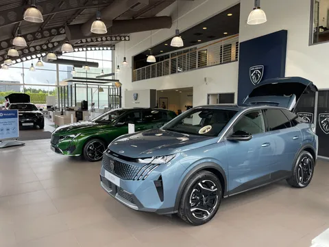 63 of 67 for PEUGEOT E-3008 73kWh GT Auto 5dr