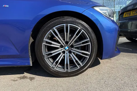 YC71FCD BMW 3 Series 2.0 318i M Sport Auto Euro 6 (s/s) 4dr Thumbnail #11