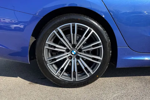 YC71FCD BMW 3 Series 2.0 318i M Sport Auto Euro 6 (s/s) 4dr Thumbnail #12