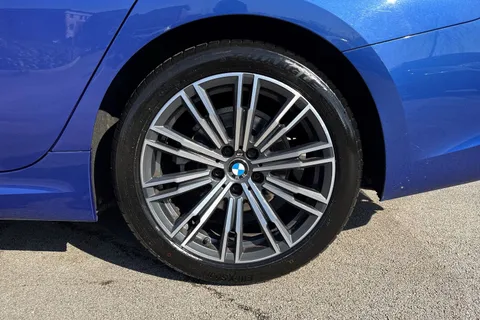 YC71FCD BMW 3 Series 2.0 318i M Sport Auto Euro 6 (s/s) 4dr Thumbnail #14