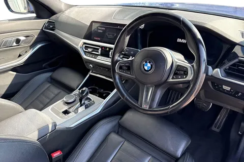 YC71FCD BMW 3 Series 2.0 318i M Sport Auto Euro 6 (s/s) 4dr Thumbnail #15