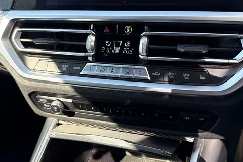 YC71FCD BMW 3 Series 2.0 318i M Sport Auto Euro 6 (s/s) 4dr Thumbnail #23