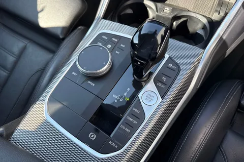 YC71FCD BMW 3 Series 2.0 318i M Sport Auto Euro 6 (s/s) 4dr Thumbnail #24