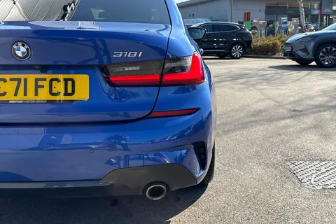YC71FCD BMW 3 Series 2.0 318i M Sport Auto Euro 6 (s/s) 4dr Thumbnail #27