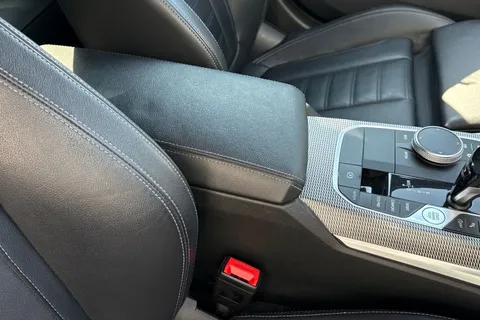 YC71FCD BMW 3 Series 2.0 318i M Sport Auto Euro 6 (s/s) 4dr Thumbnail #37